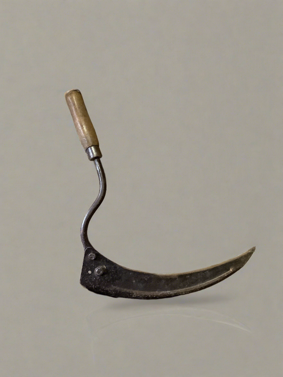 tobacco scythe VINTAGE ANTIQUE CORN KNIFE SICKLE MAN CAVE BAR PRIMITIVE REAPER carbon steel sickle | British Museum