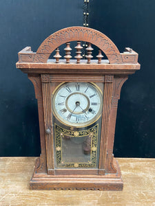 Mantel Clock with Top Arch