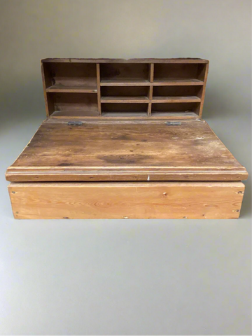 Desktop Storage Tray with Eight Dockets