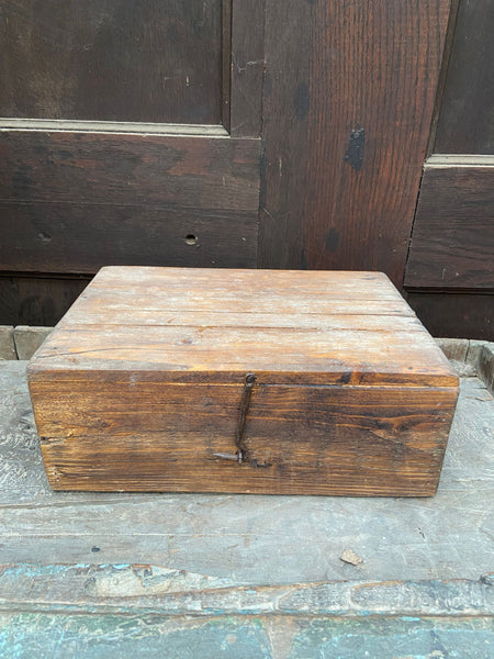 Storage Boxes with Fixed Lids