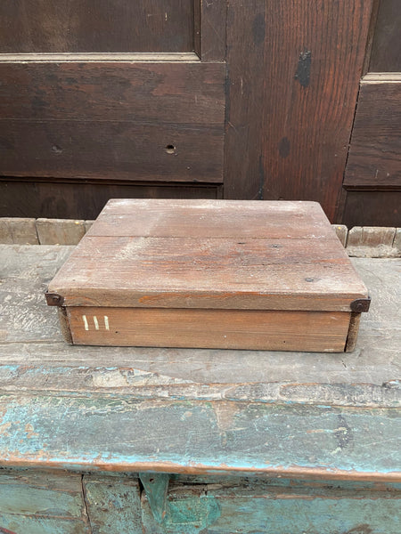 Storage Boxes with Fixed Lids