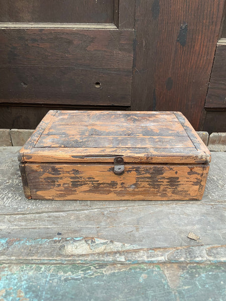 Storage Boxes with Fixed Lids