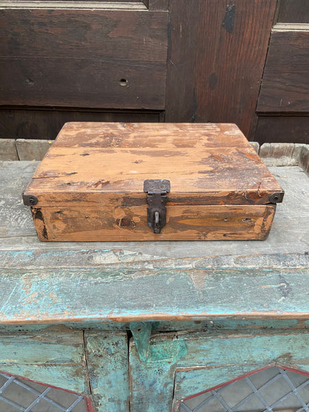 Storage Boxes with Fixed Lids