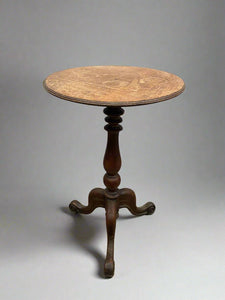 Occasional Victorian side/wine table with tripod legs, circa 1860.