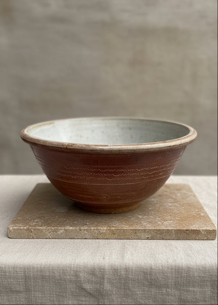 A trio of stoneware farmhouse mixing or dairy bowls, circa 19th century.