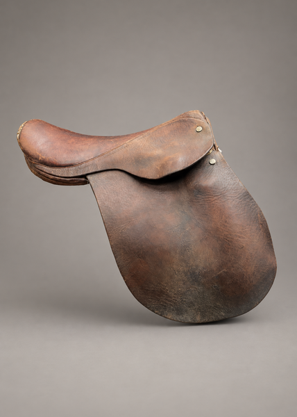 F.B. Davis Walsall & Fazeley simple leather saddle.