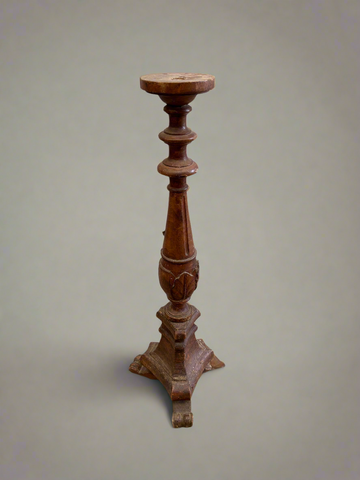 Decorative wooden turned pedestal in an aged condition.