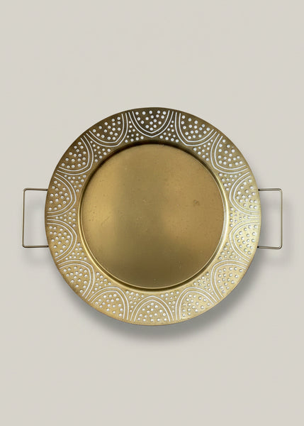 Large gold charger plates with square double handles.