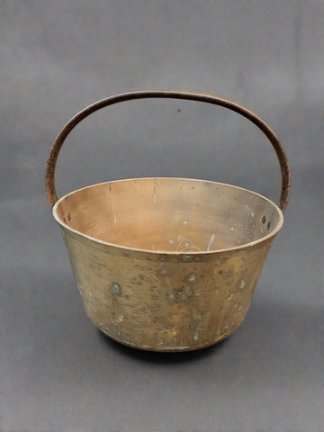 Victorian heavy-duty brass jam pan, with some marks commensurate with age.