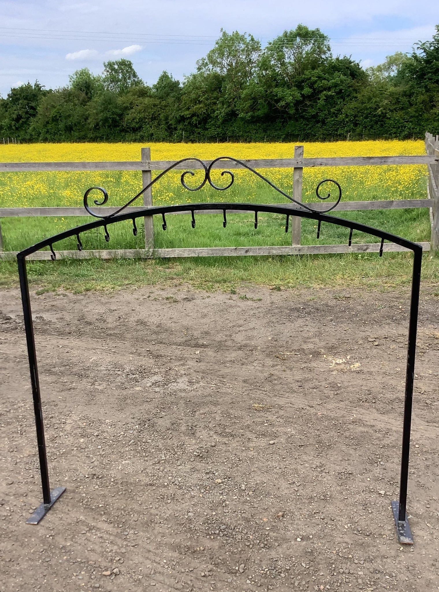 Free Standing Frame with Hooks