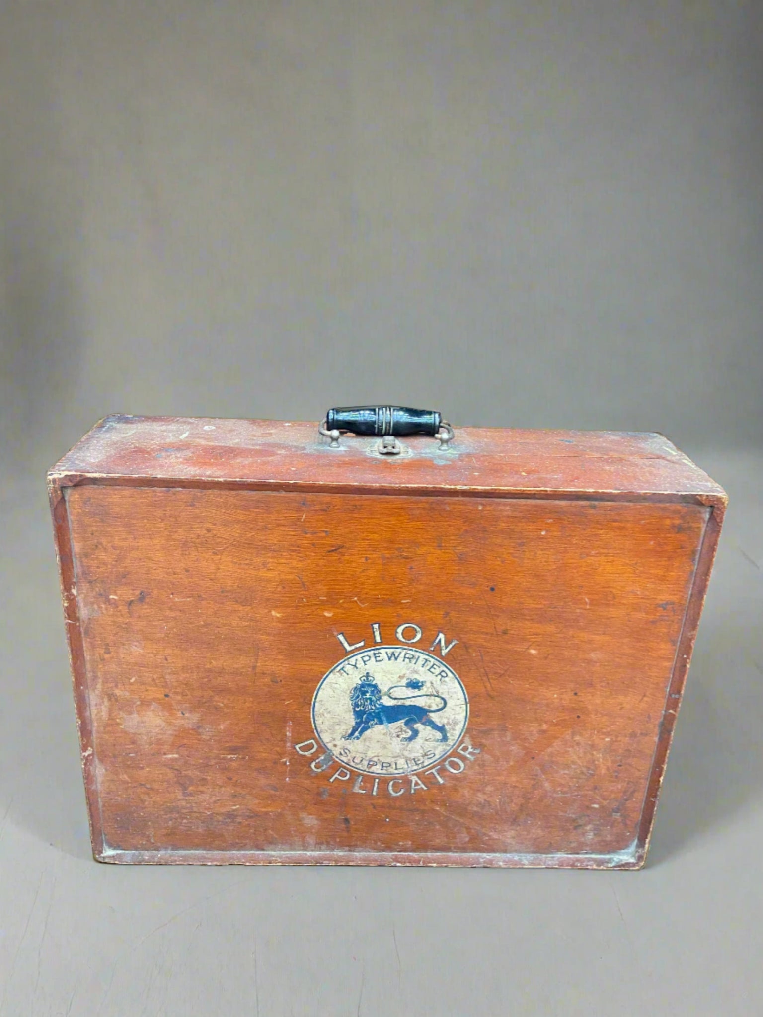 Lion Duplicator wooden typewriter supplies case/ printers board in case. Late 19th century.