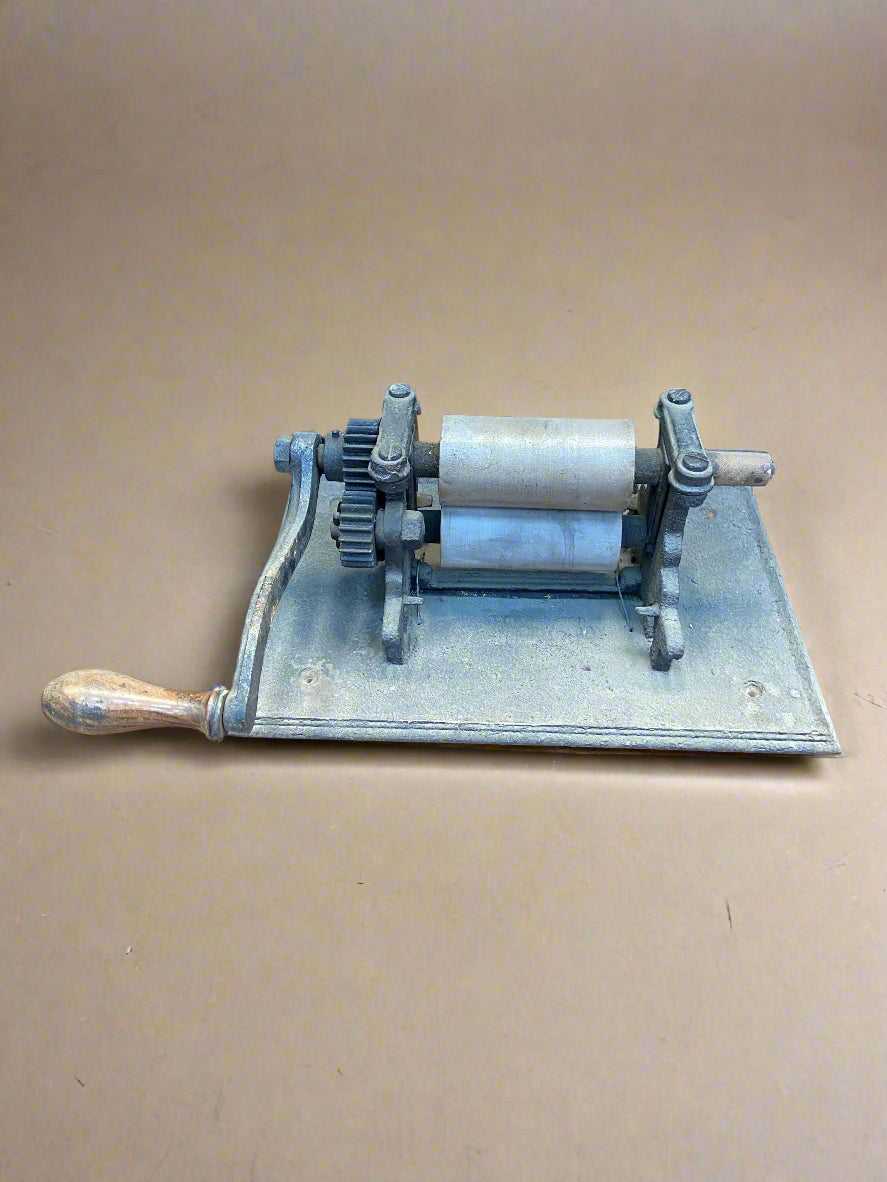 Vintage Pasta Maker – Ashwood Props
