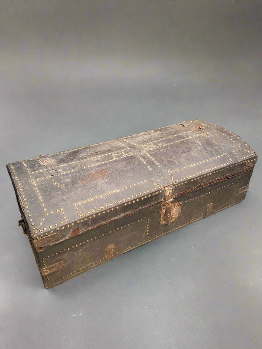 Long Shallow Studded Trunk – Ashwood Props