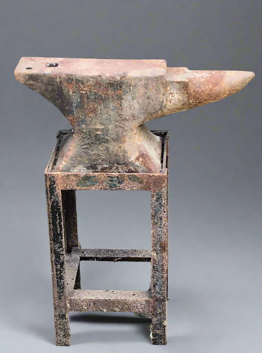 Antique Blacksmiths Anvil – Ashwood Props