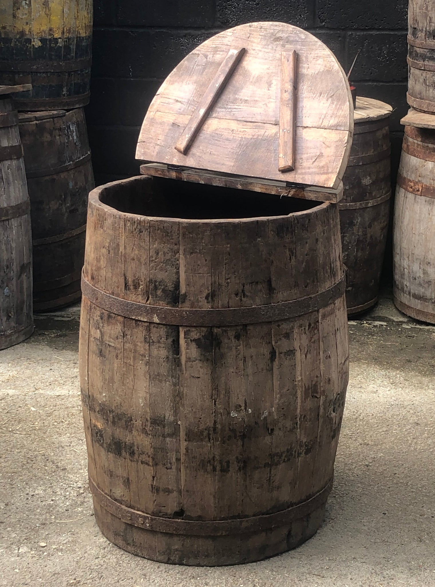 Lidded Foodstuff Barrel